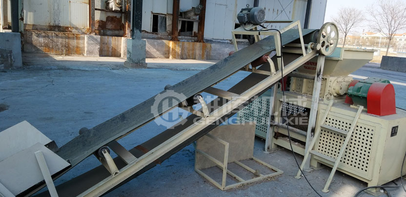 小型撕碎機現場小型